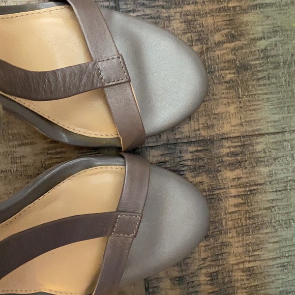 Gianni Bini T strap heels - Picture 7 of 8